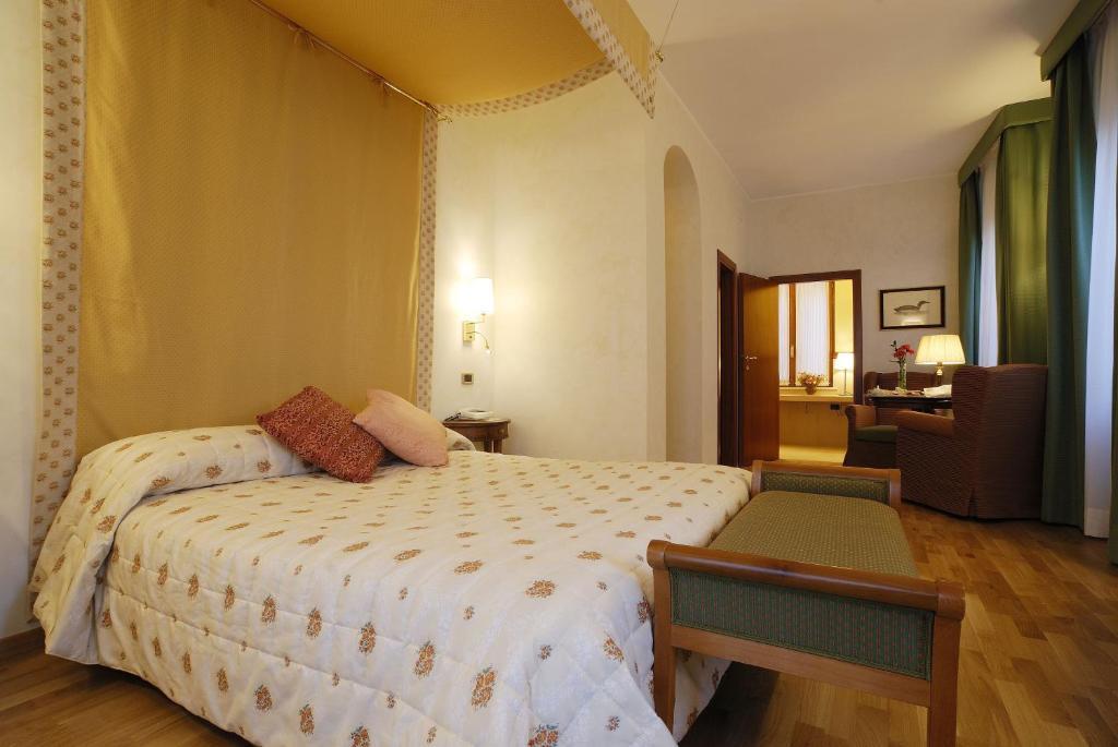 Zunica Ospitalita Dal 1880 Hotell Civitella Del Tronto Rum bild