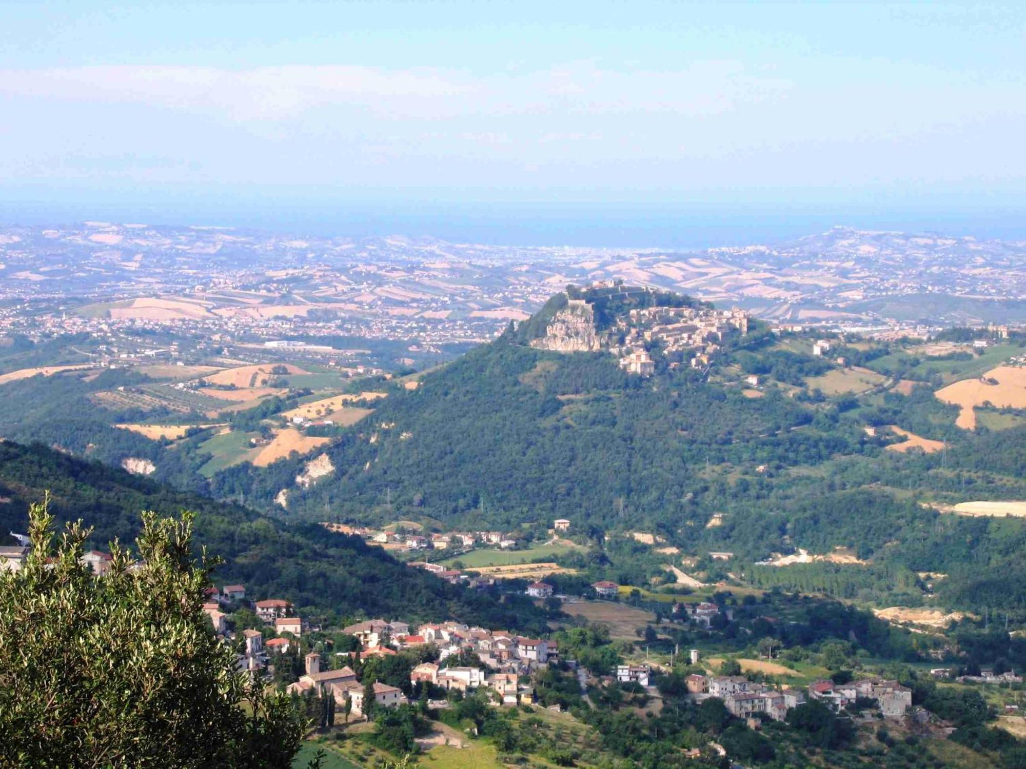 Zunica Ospitalita Dal 1880 Hotell Civitella Del Tronto Exteriör bild