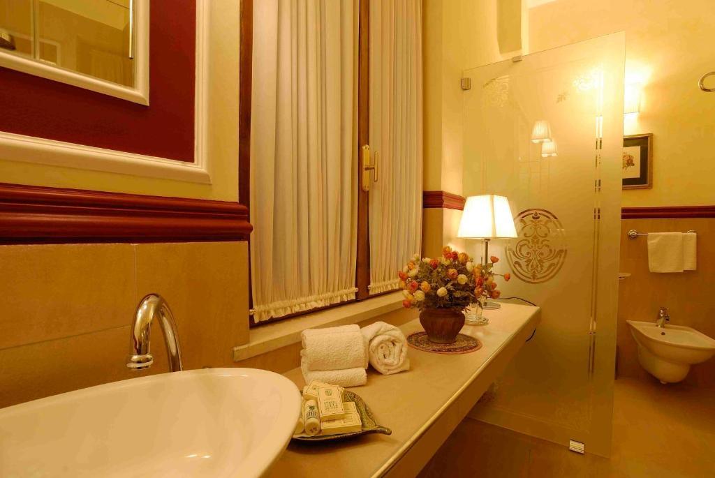 Zunica Ospitalita Dal 1880 Hotell Civitella Del Tronto Rum bild